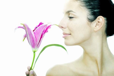 Omul poate distinge cel puţin 1.000 miliarde de mirosuri diferite