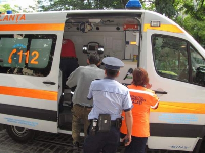 Susţine că a fost tâlhărit şi înjunghiat în plină zi