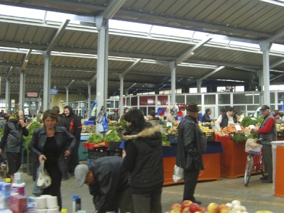 Pieţarii tecuceni, acuzaţi de mărirea nejustificată a preţurilor