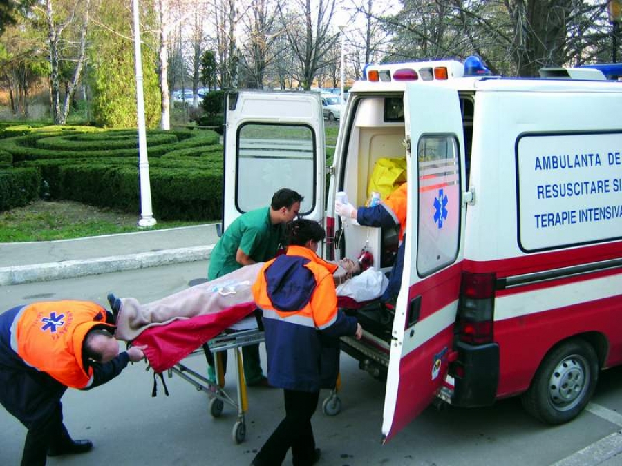 Excesele de Paşte au crescut cu 25% numărul apelurilor la Ambulanţă