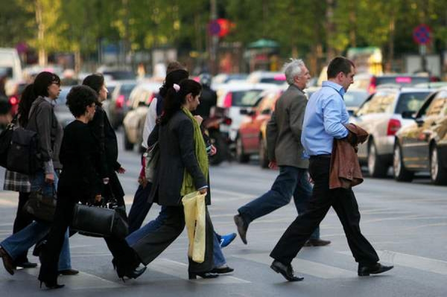 Circa 1,174 pensionari la un salariat, la finele lunii mai 2014