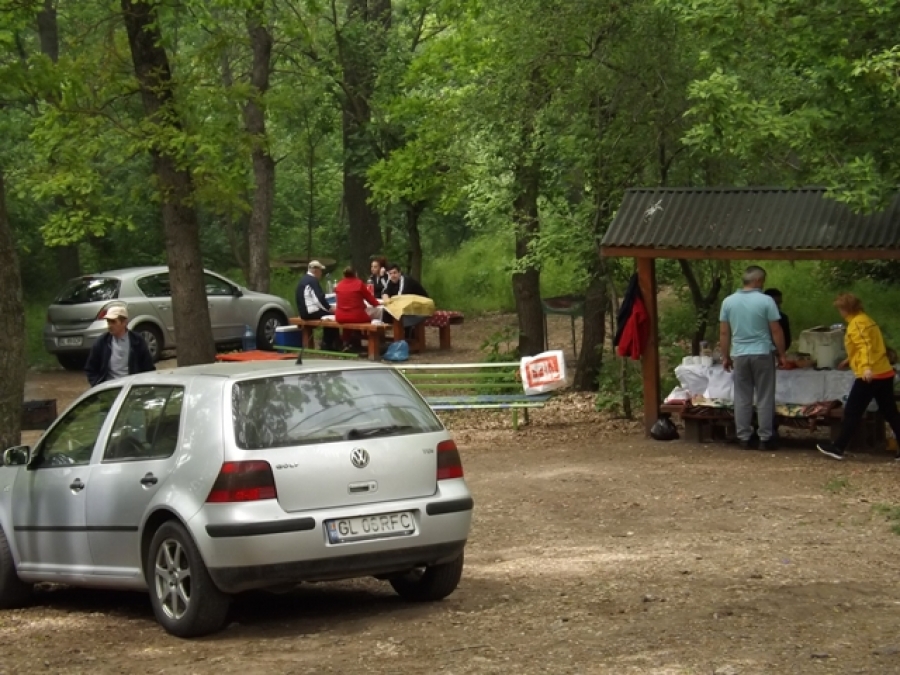 2 mai şi Paştele, petrecere doi în unul