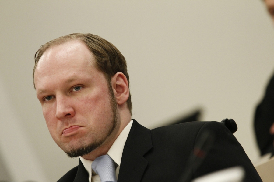 Ucigaşul în masă Anders Behring Breivik şi-a schimbat numele în Fjotolf Hansen