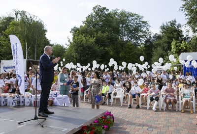 Elevii de 10 ai Galaţiului, premiaţi în Grădina Publică