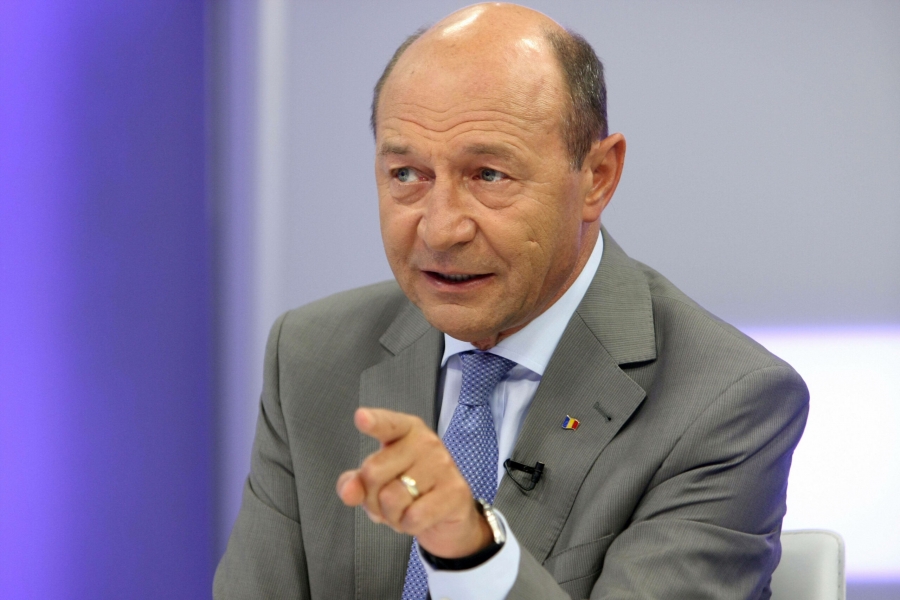Traian Băsescu: Fiecare pensionar este furat de guvernul PNL şi fostul guvern PSD