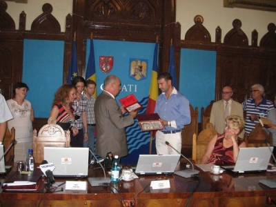 Bute, felicitat de CJ