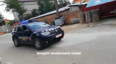 Carantină în comuna Ivești: Jandarmii coordonează asigurarea ordinii publice (VIDEO)