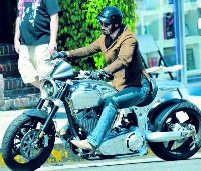 Keanu Reeves îşi lansează propria companie de motociclete