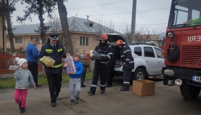 Pompierii gălăţeni în misiune de suflet la Slobozia Conachi