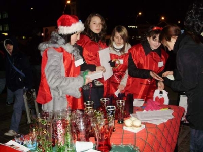 Crăciun şi oferă un Crăciun de poveste unui copil în nevoie!