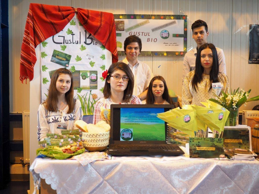 Galați: Târgul Regional al Firmelor de Exerciţiu "Tânărul Antreprenor"