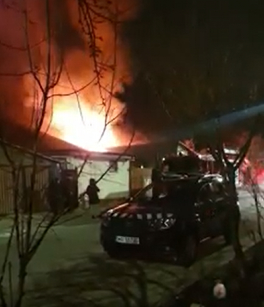 Brăila: Incendiu puternic în cartierul Radu Negru (VIDEO)