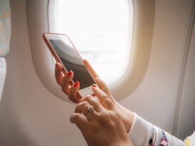 În curând, în UE se va putea vorbi la telefon în timpul zborului cu avionul