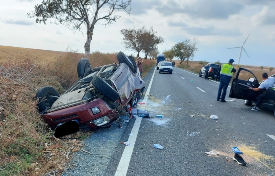 Accident mortal! O şoferiţă de 53 de ani şi-a pierdut viaţa după ce s-a răsturnat cu maşina