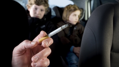 Obiceiul de a fuma al părinţilor influenţează riscul copiilor de a se îmbolnăvi de leucemie