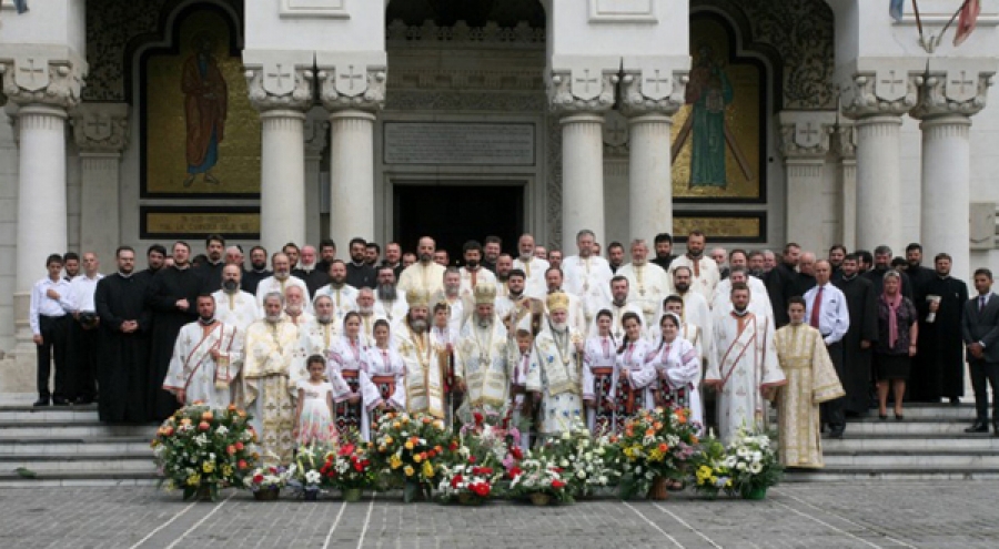 Felicitări pentru "două decenii de arhipăstorire jertfelnică şi rodnică"