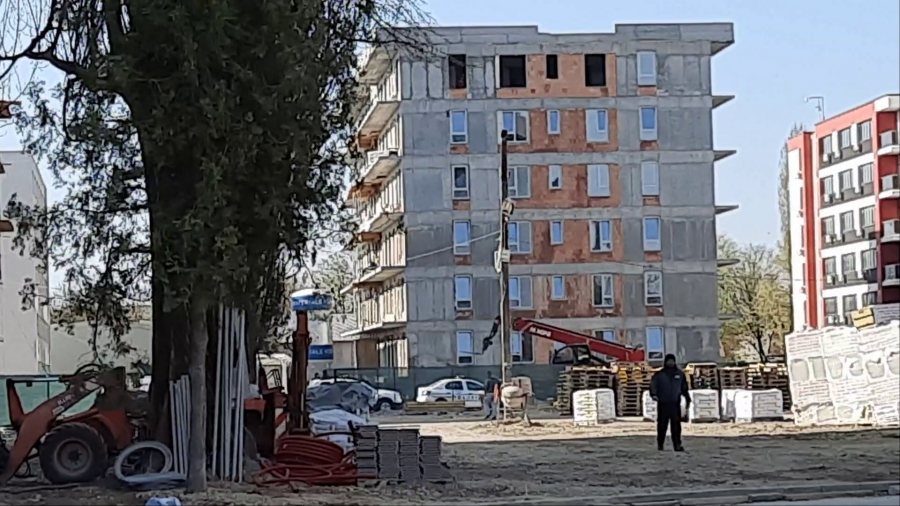 Galaţi: Tânăr în comă după ce a căzut în gol de la etajul 5 al unui bloc în construcţie