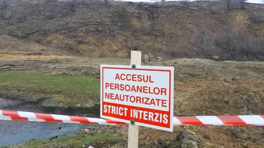 Acces interzis pe dealul care o ia la vale la Izvoarele