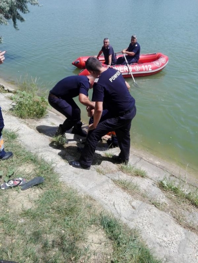 La un pas de înec în Lacul Vânători (FOTO)