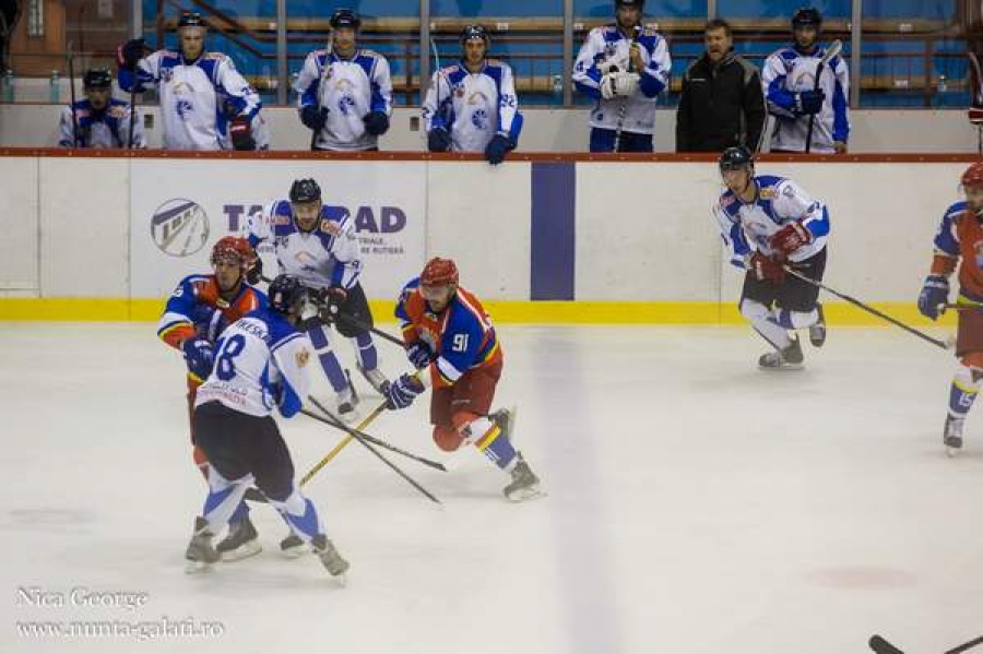 13 jucători de la CSM Dunărea participă la Euro Ice Hockey Challenge