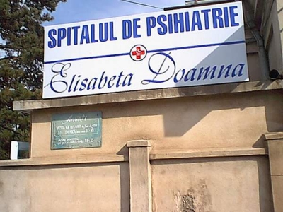 A vrut să se omoare de 15 ori în faţa copiilor