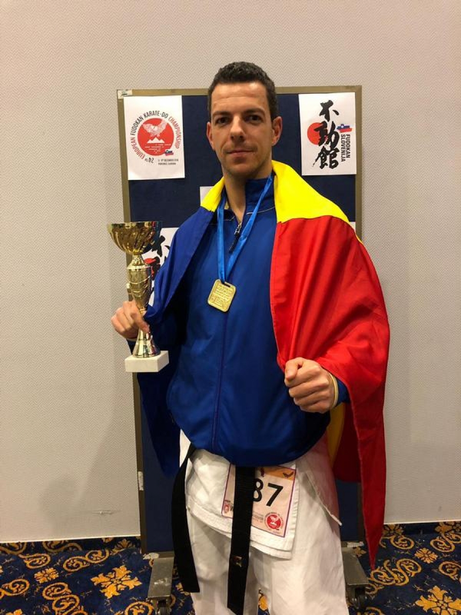 Poliţişti gălăţeni, medaliaţi cu aur la Campionatul European de Karate Fudokan