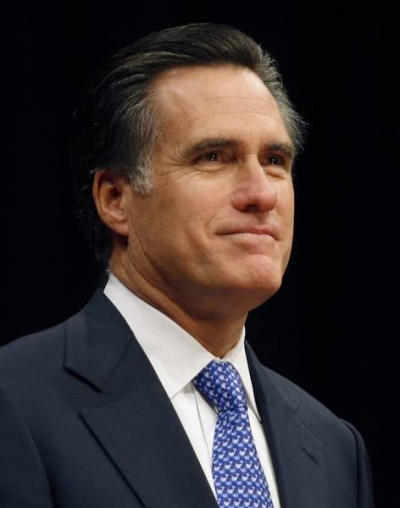 Mitt Romney o atacă deja pe Hillary Clinton