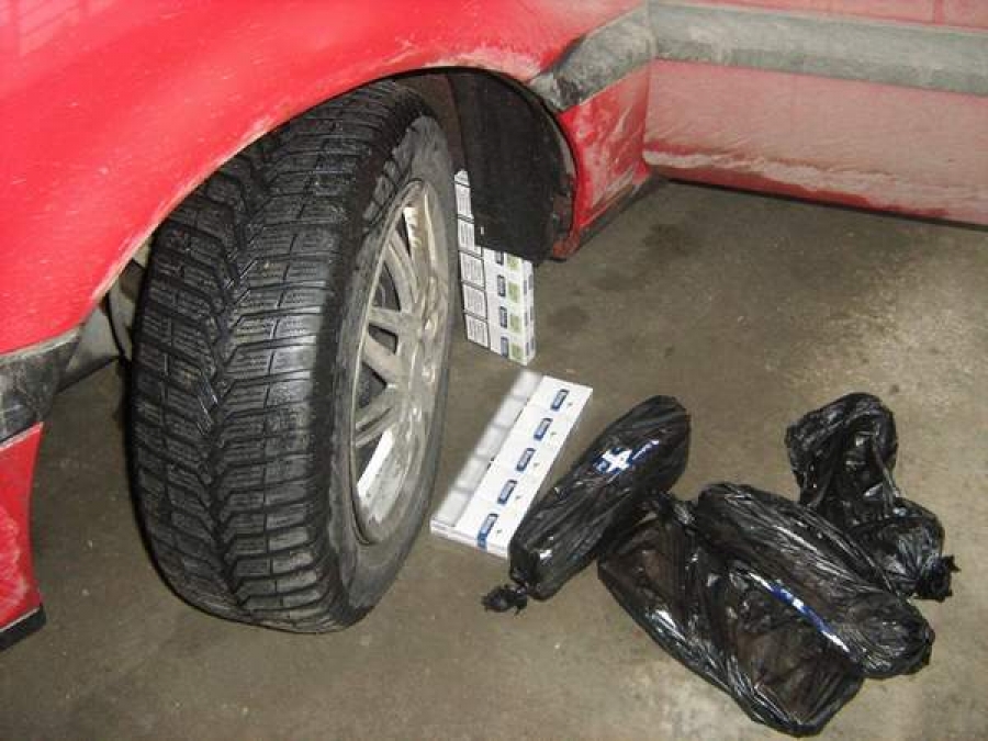 Ţigarete de contrabandă descoperite cu ajutorul câinelui de serviciu