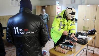 Mafia "ţigărilor fantomă": Gunoaie şi cuie, în loc de ţigări