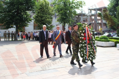 De Ziua Eroilor, prea multe griji, prea puţină pioşenie
