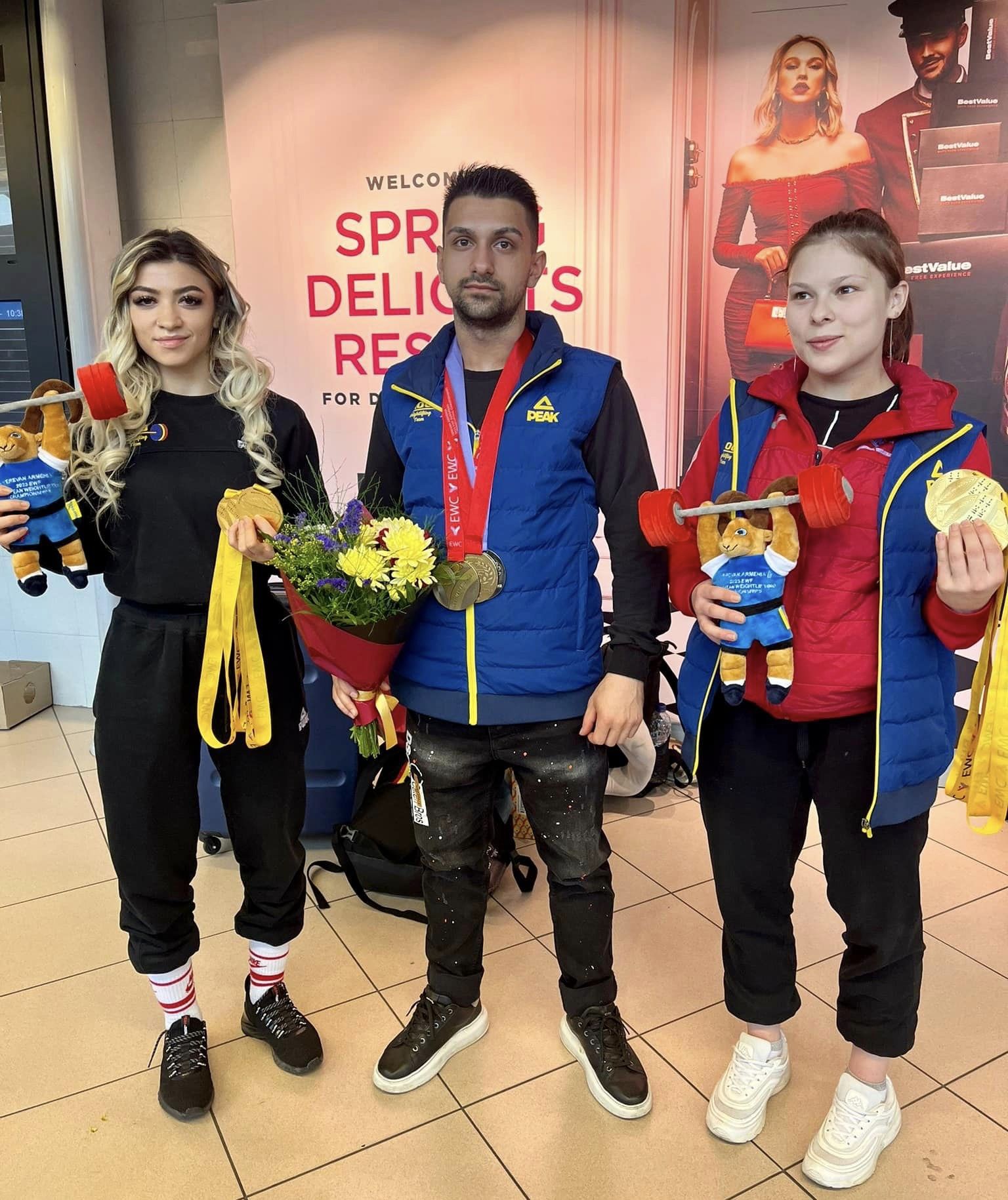 Obiectiv depăşit! Şase medalii de aur pentru Mihaela Cambei şi Andreea Cotruţa la Europenele de haltere