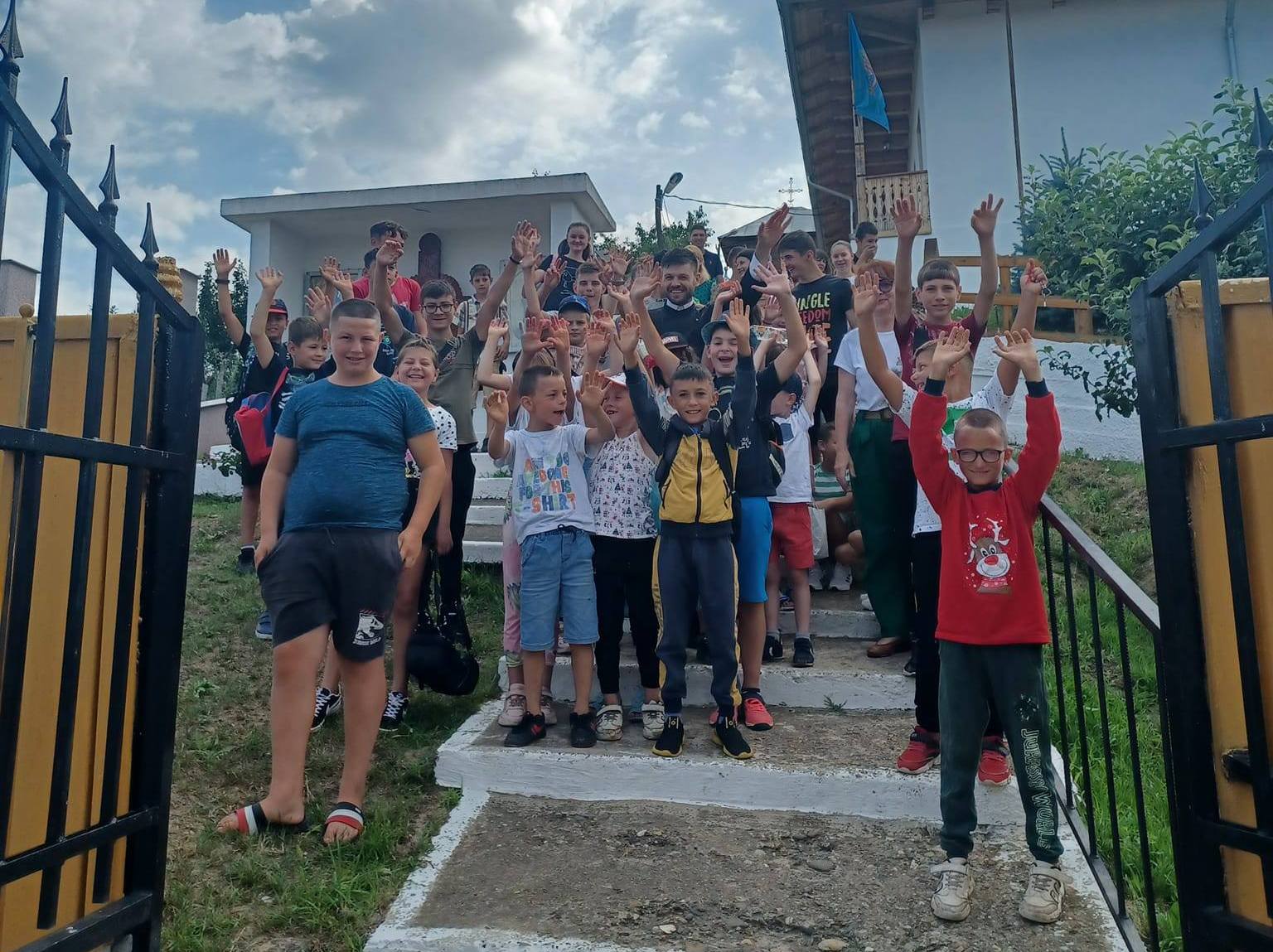 Activităţi de vară pentru copiii din satele Fundeanu şi Nicopole (FOTO)