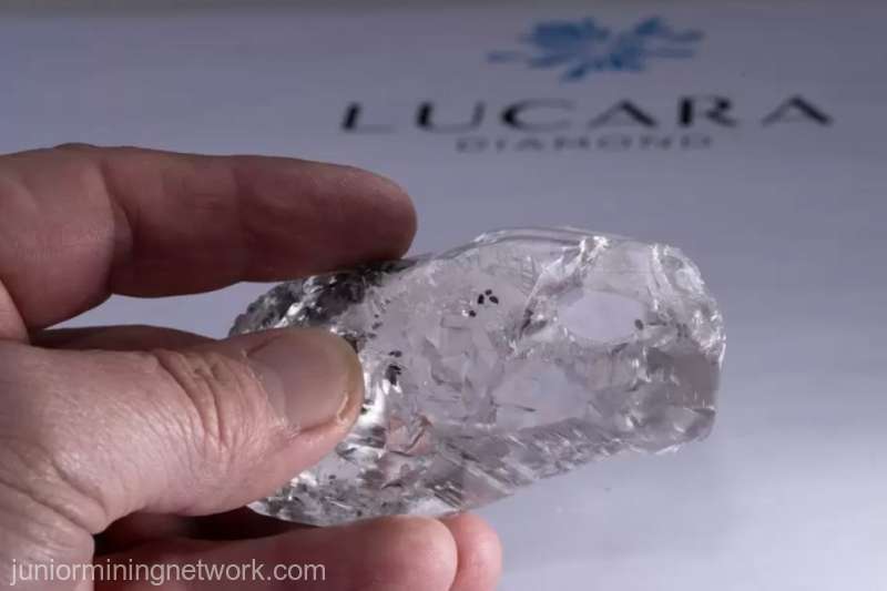 Un diamant alb de 1.080 de carate, descoperit într-o mină din Botswana