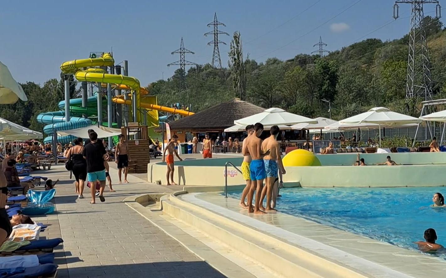 Doi copii, la un pas de tragedie la Aqua Park Galați