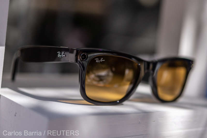 Noii ochelari inteligenţi de la Meta pot să efectueze apeluri, să redea muzică, să facă fotografii şi să transmită în direct