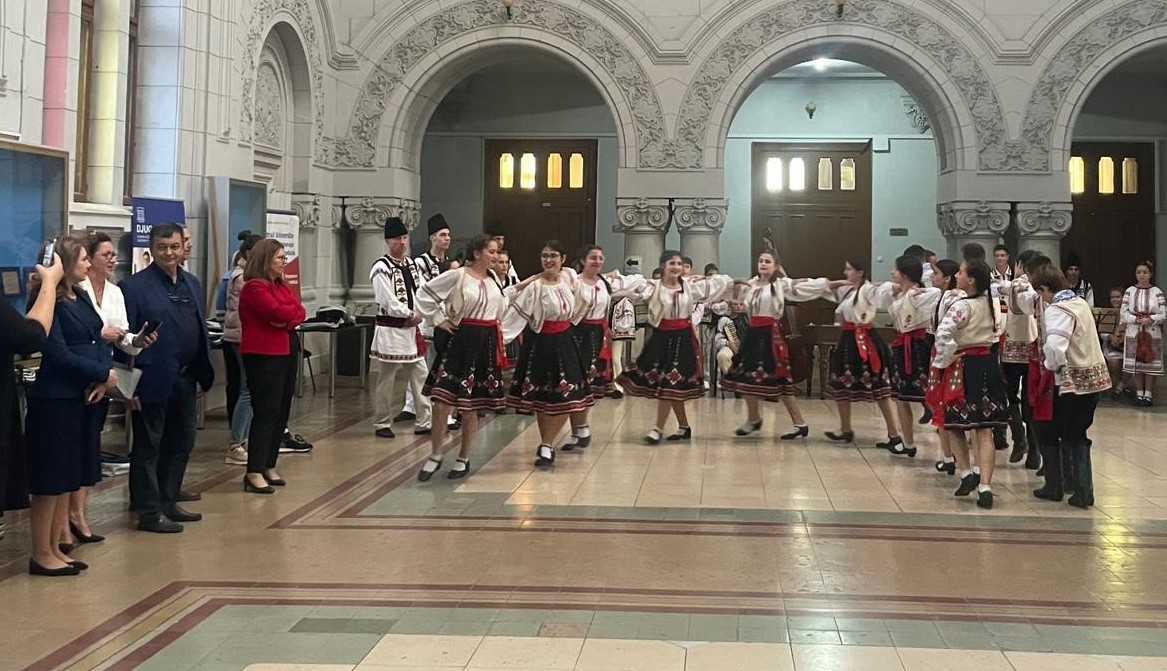 FOTO: Cultură şi simţire românească la UDJG