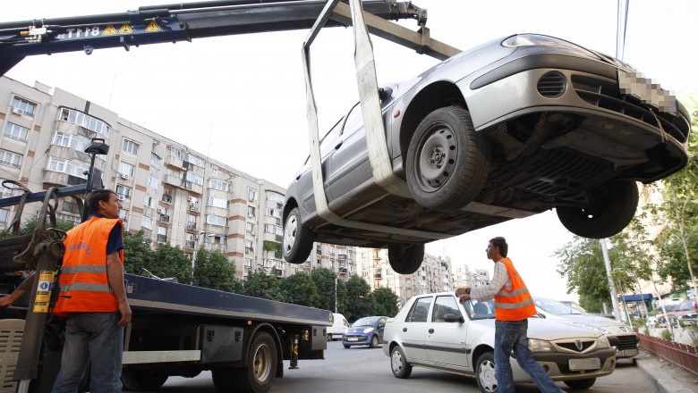 Poliţia Locală Galaţi ridică maşini în prima zi de noiembrie