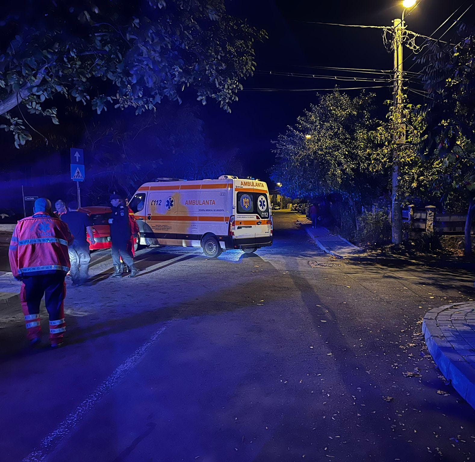 Ambulanță izbită de mașină la Tulcea. Echipajul a fost rănit