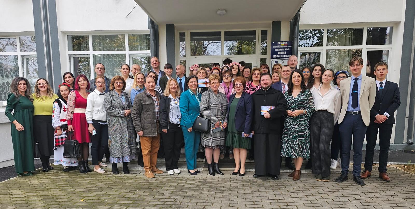 FOTO: Infopoint unic cu istoria liceului la 145 de ani de CNMK Galaţi