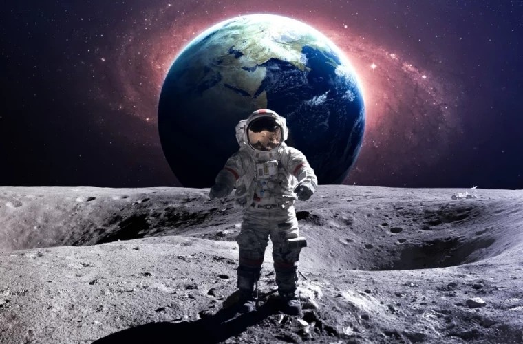 Rusia intenţionează să trimită cosmonauţi pe Lună