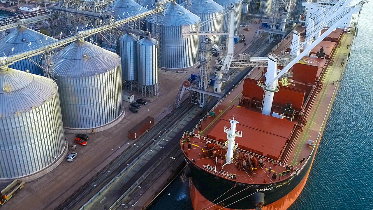Portul Constanţa a stabilit în 2023 un nou record în ceea ce priveşte exporturile de cereale