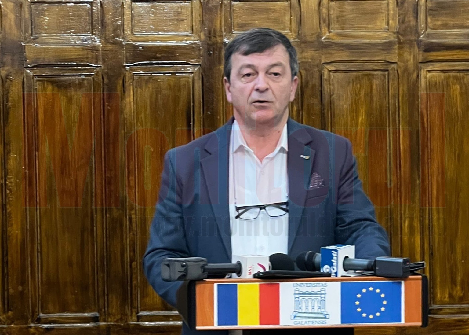 Rectorul UDJ Galaţi acuză ministrul Educaţiei de ilegalităţi şi minciună şi îi cere demisia