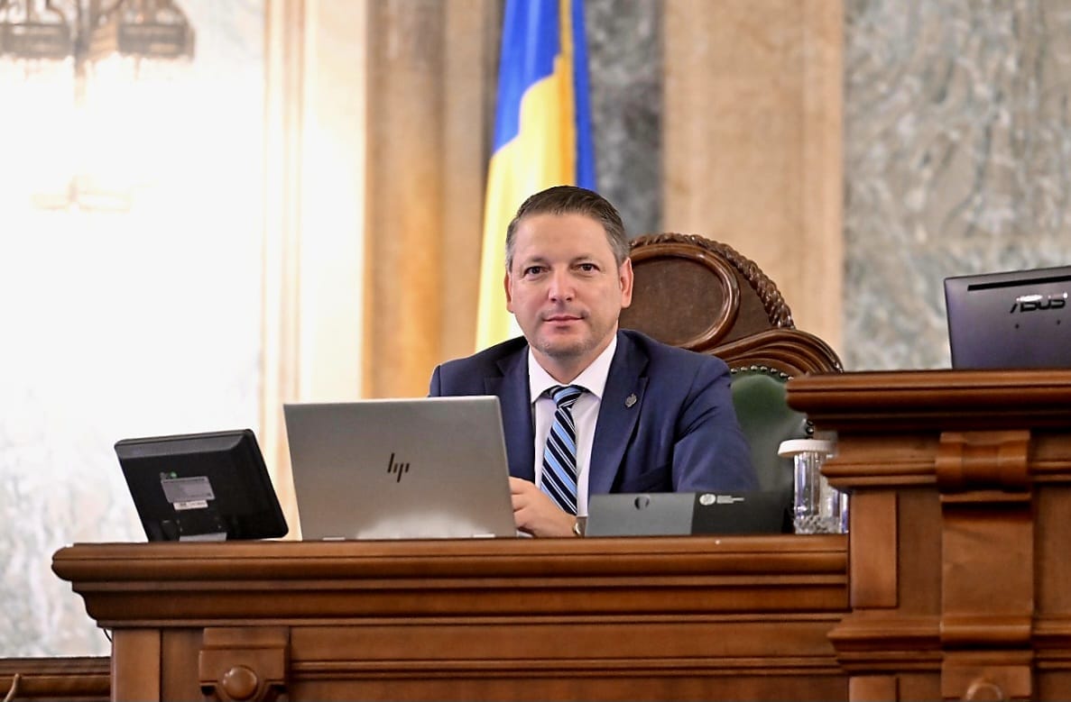 Senatorul gălăţean Marius Humelnicu reales în funcţia de secretar al Senatului României