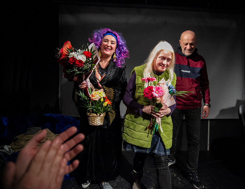 Dublă premieră teatrală: "Fericirea în cinci paşi" de Radu Aldulescu, la Teatrul din Buzunar Galaţi (FOTO)