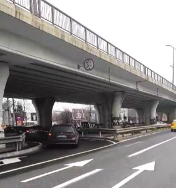 VIDEO: Punct de întoarcere realizat pe sub pasajul rutier de pe DN 1, la Aeroport Otopeni