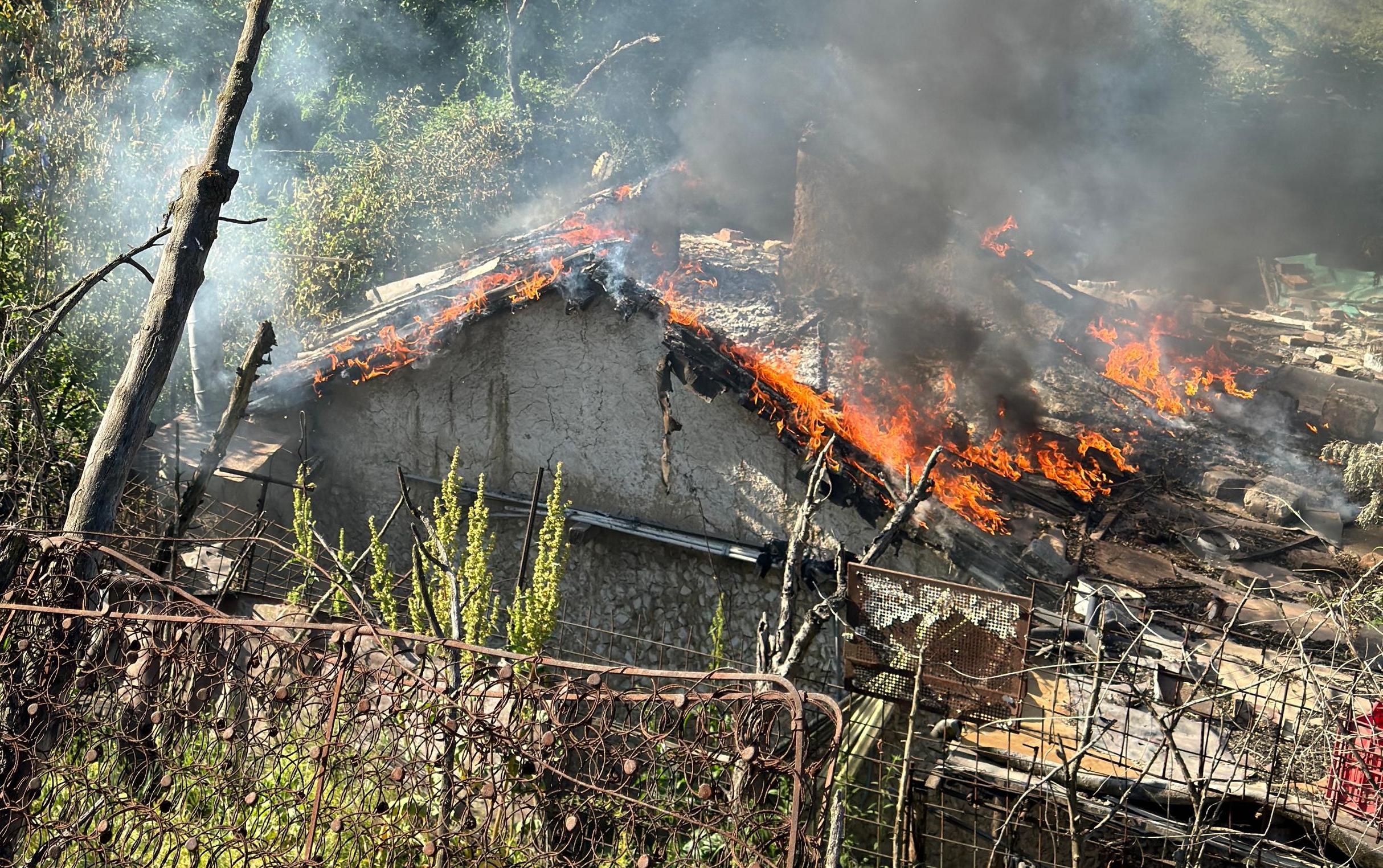 Incendiu în Galaţi. Pompierii acţionează la faţa locului (VIDEO)