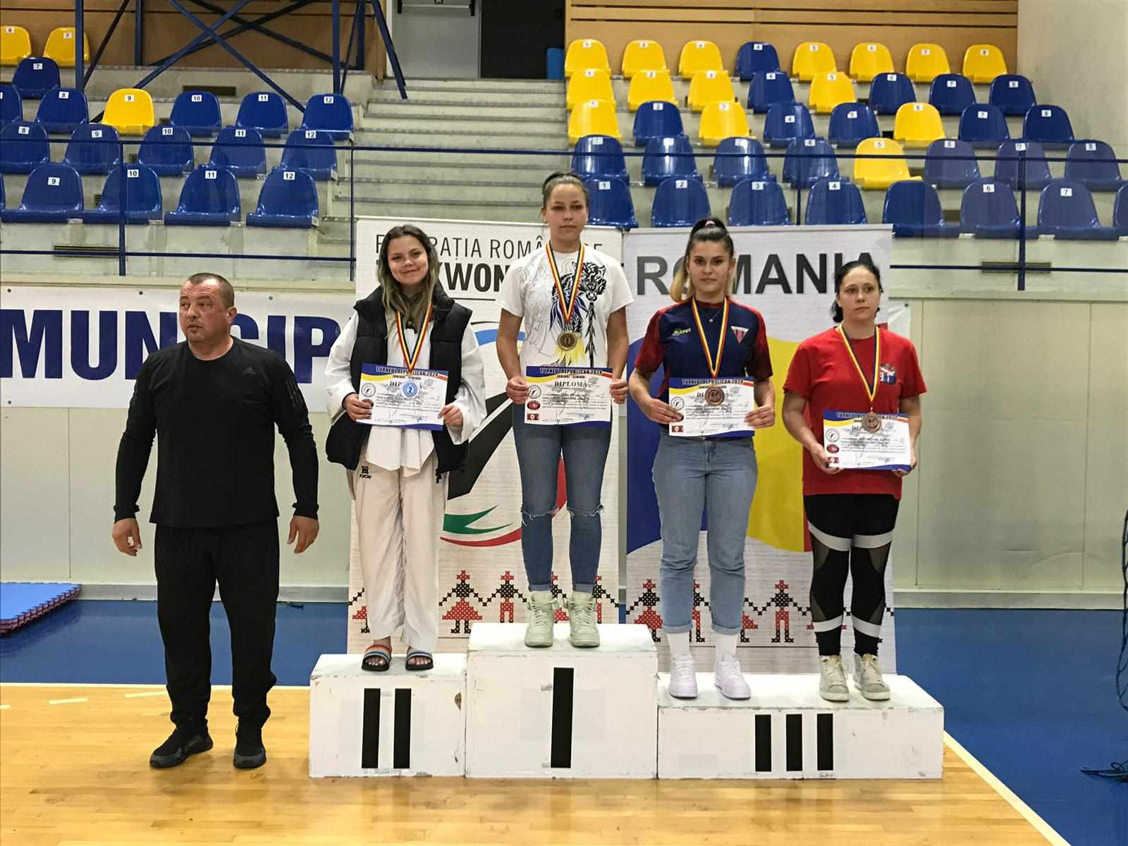 Opt medalii la Naţionale pentru secţia de taekwondo de la CSM Dunărea