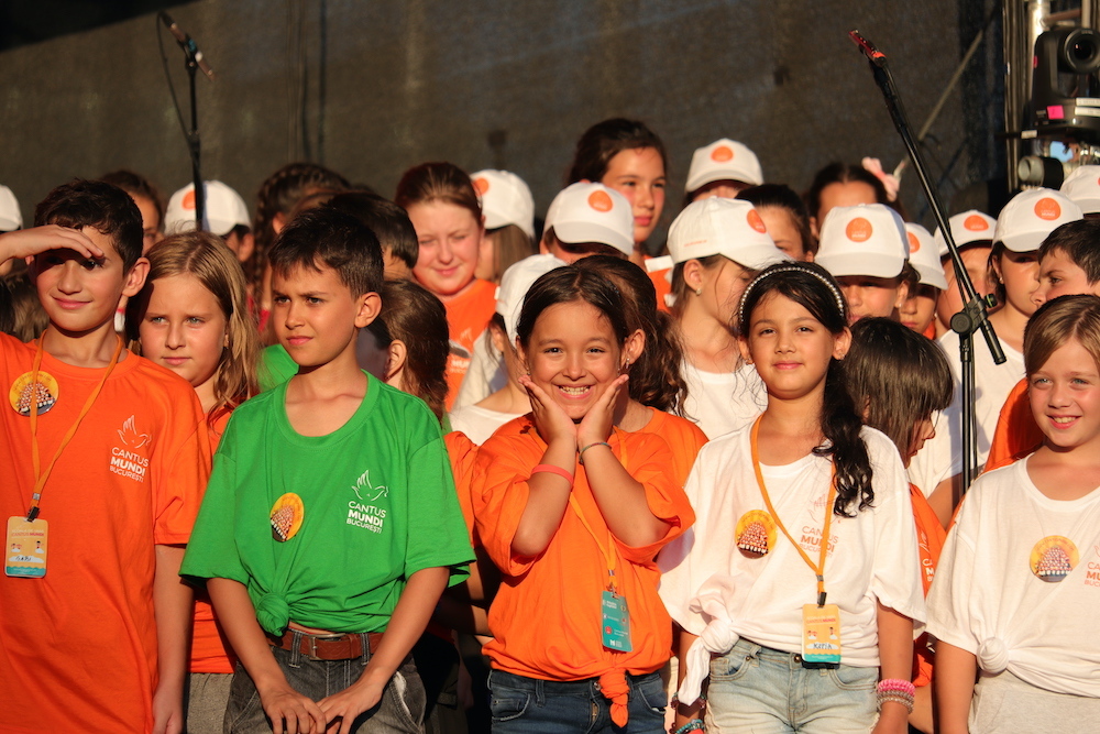 Pe 1 şi 2 iunie, mii de copii din Cantus Mundi cântă în toată ţara, inclusiv la Galaţi
