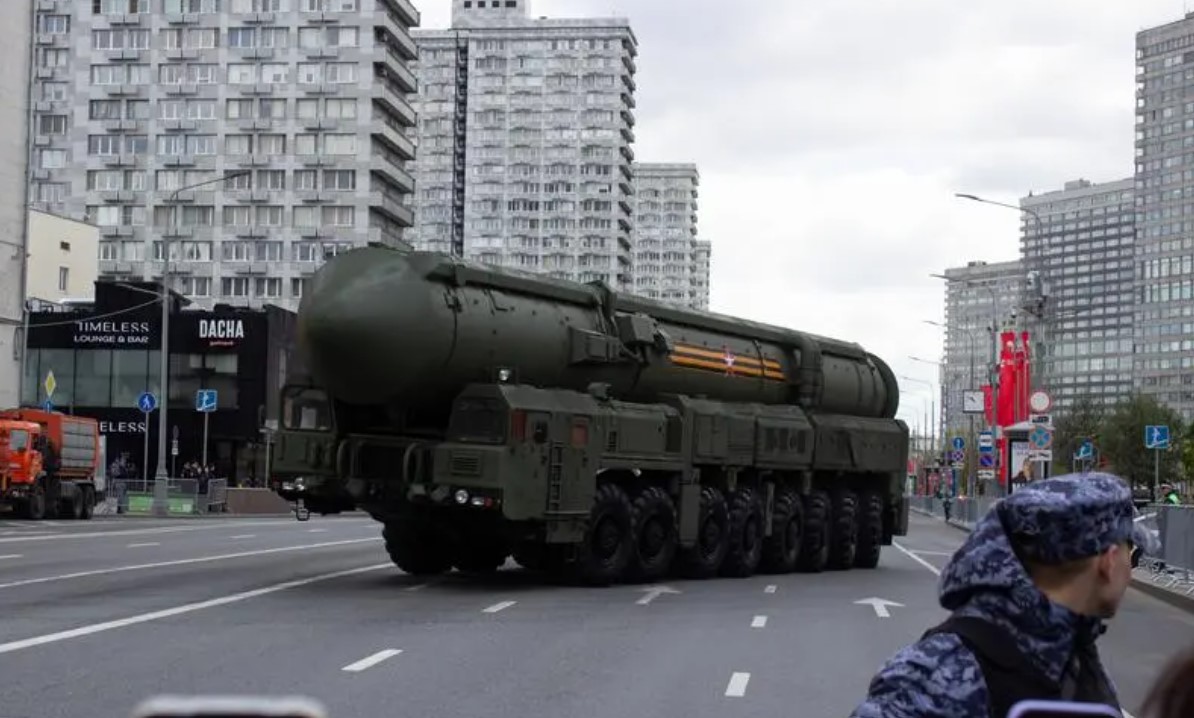 Reacţia Kremlinului după ce şeful NATO a declarat că alianţa îşi scoate armele nucleare din depozite