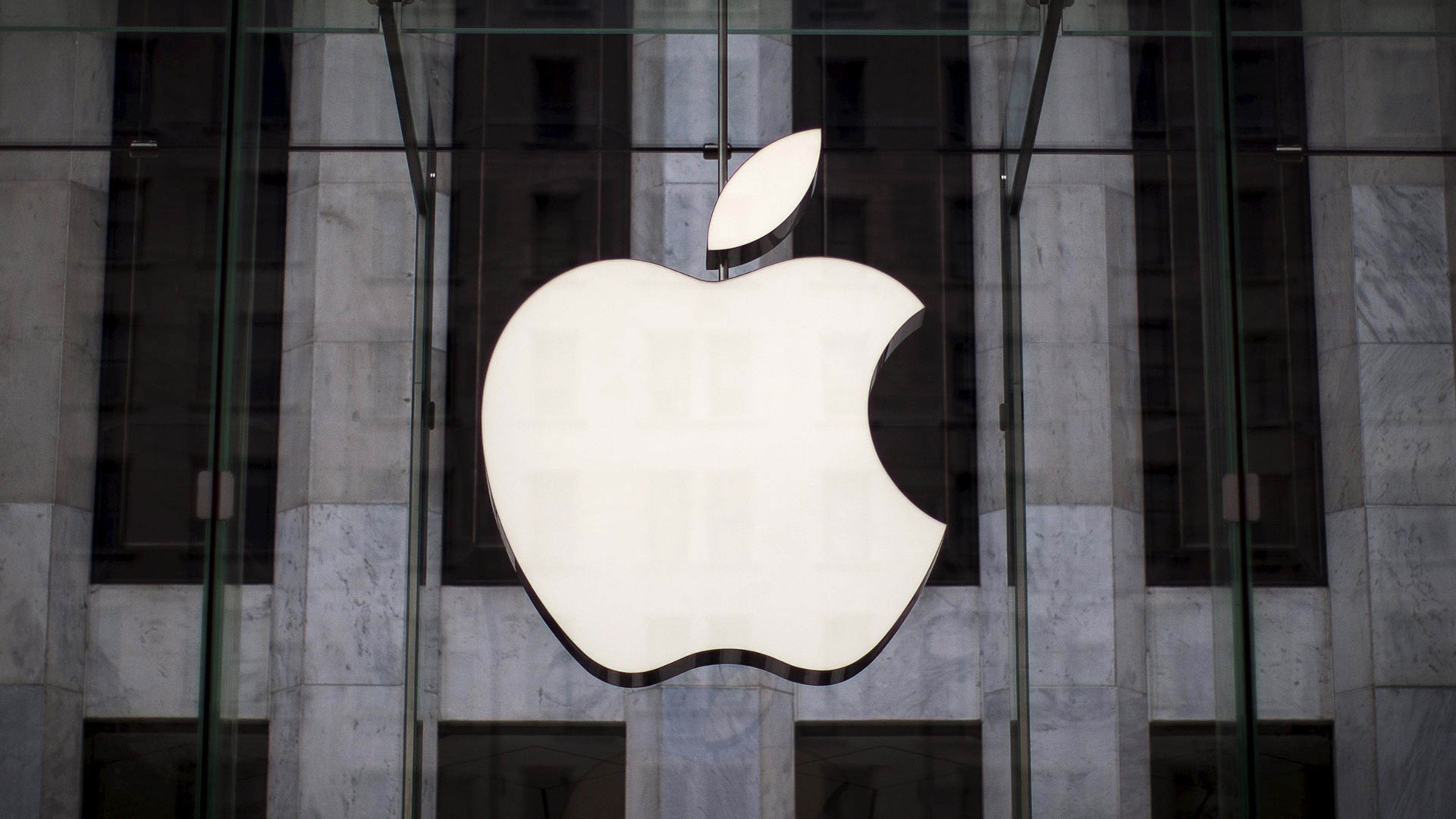 Apple a fost acuzată de încălcarea regulilor tehnologice ale UE şi se confruntă cu o altă anchetă